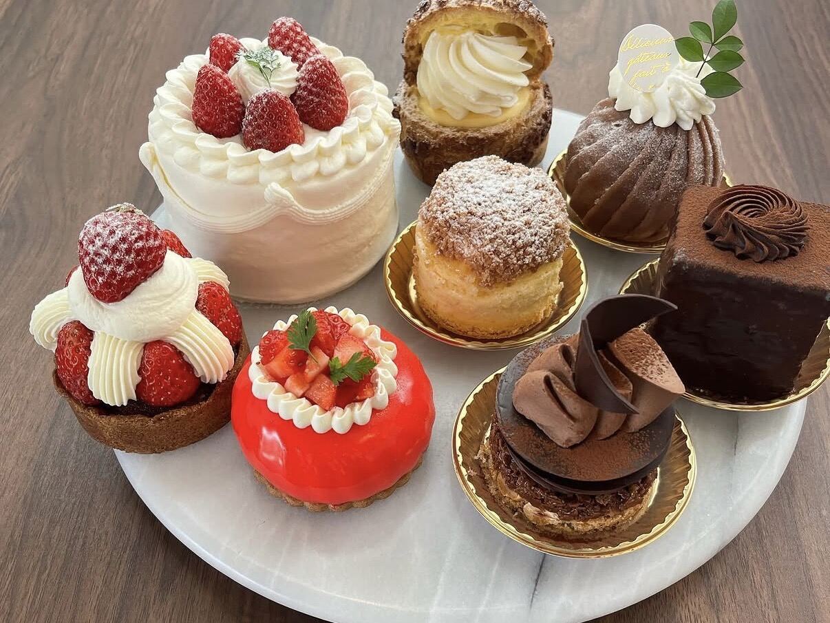 彩り豊かなショーラメールのケーキ